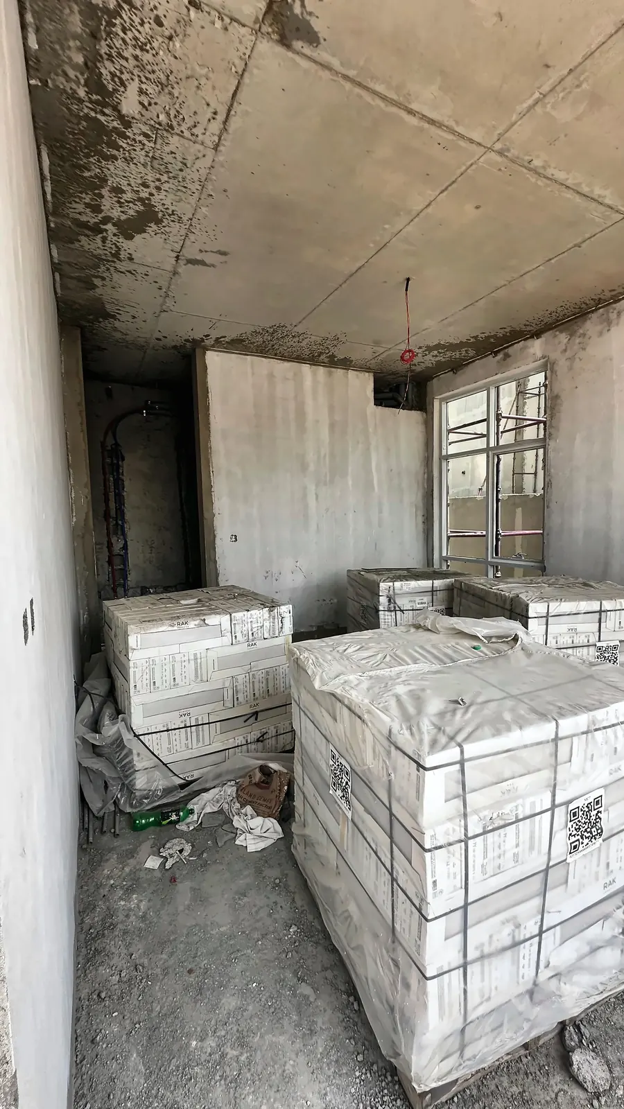 FIRST FLOOR · PLASTERED