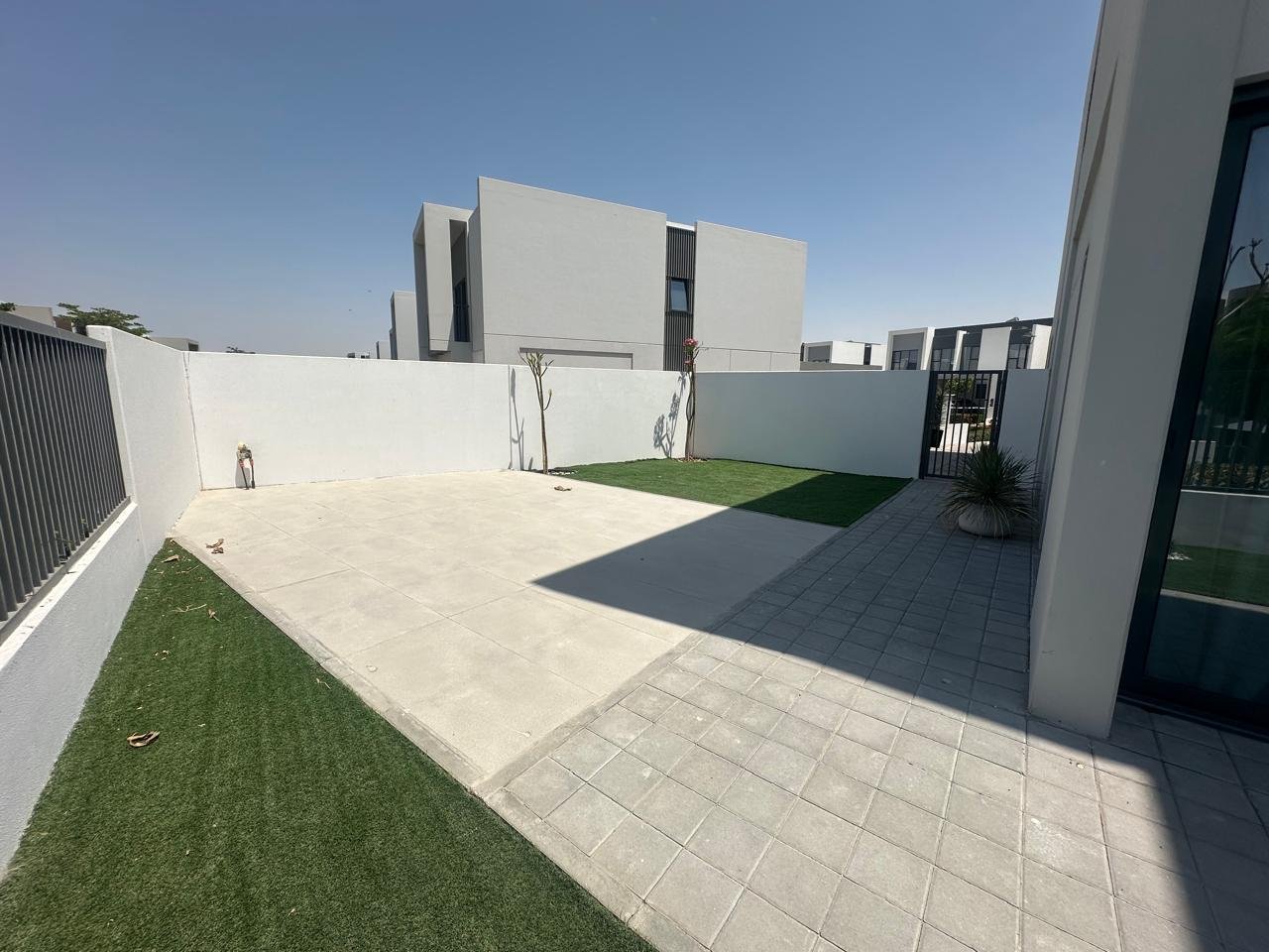 Corner plot exterior